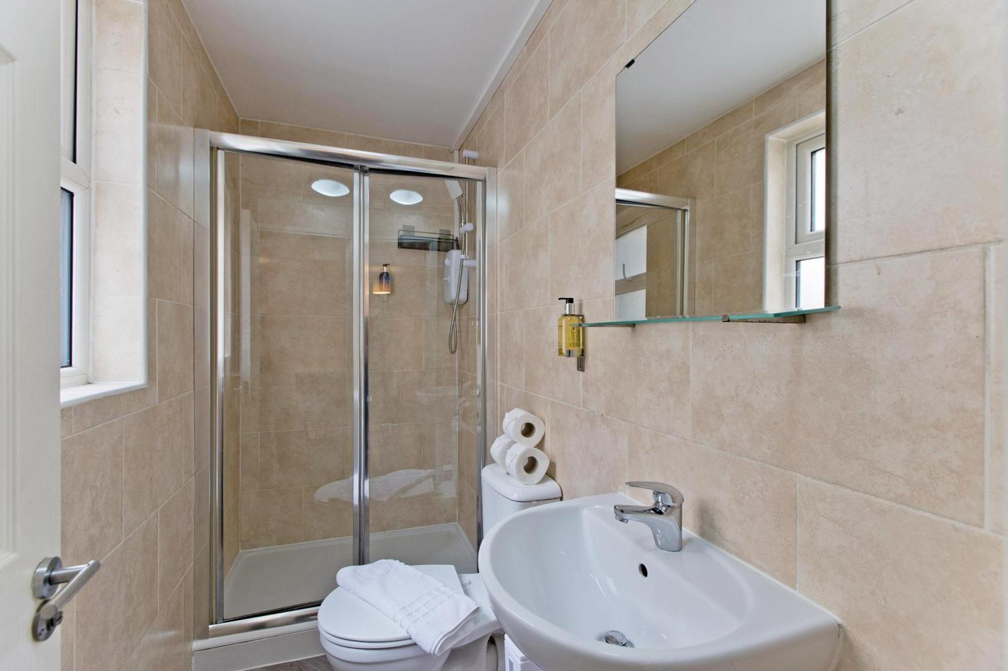 Imperial Corner House-Whitechapel Apartment Londra Esterno foto