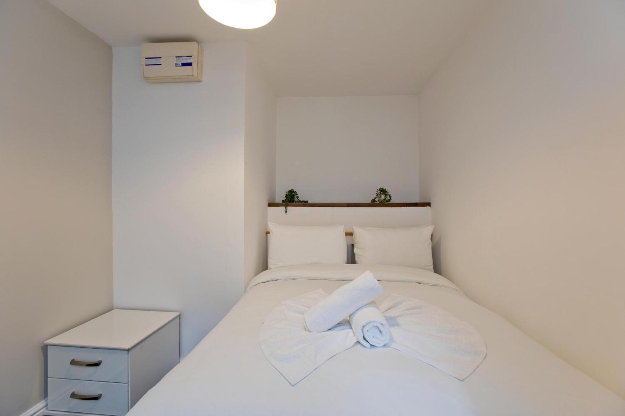 Imperial Corner House-Whitechapel Apartment Londra Esterno foto