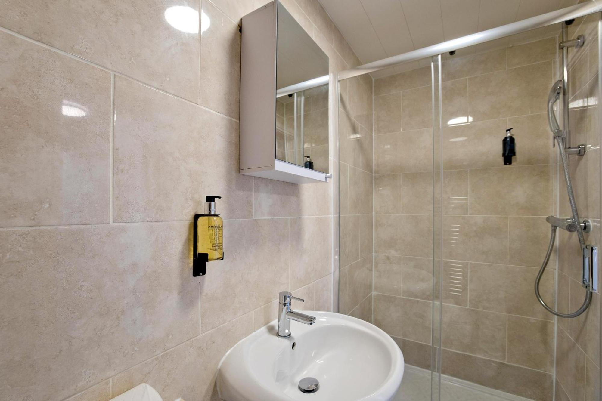 Imperial Corner House-Whitechapel Apartment Londra Esterno foto