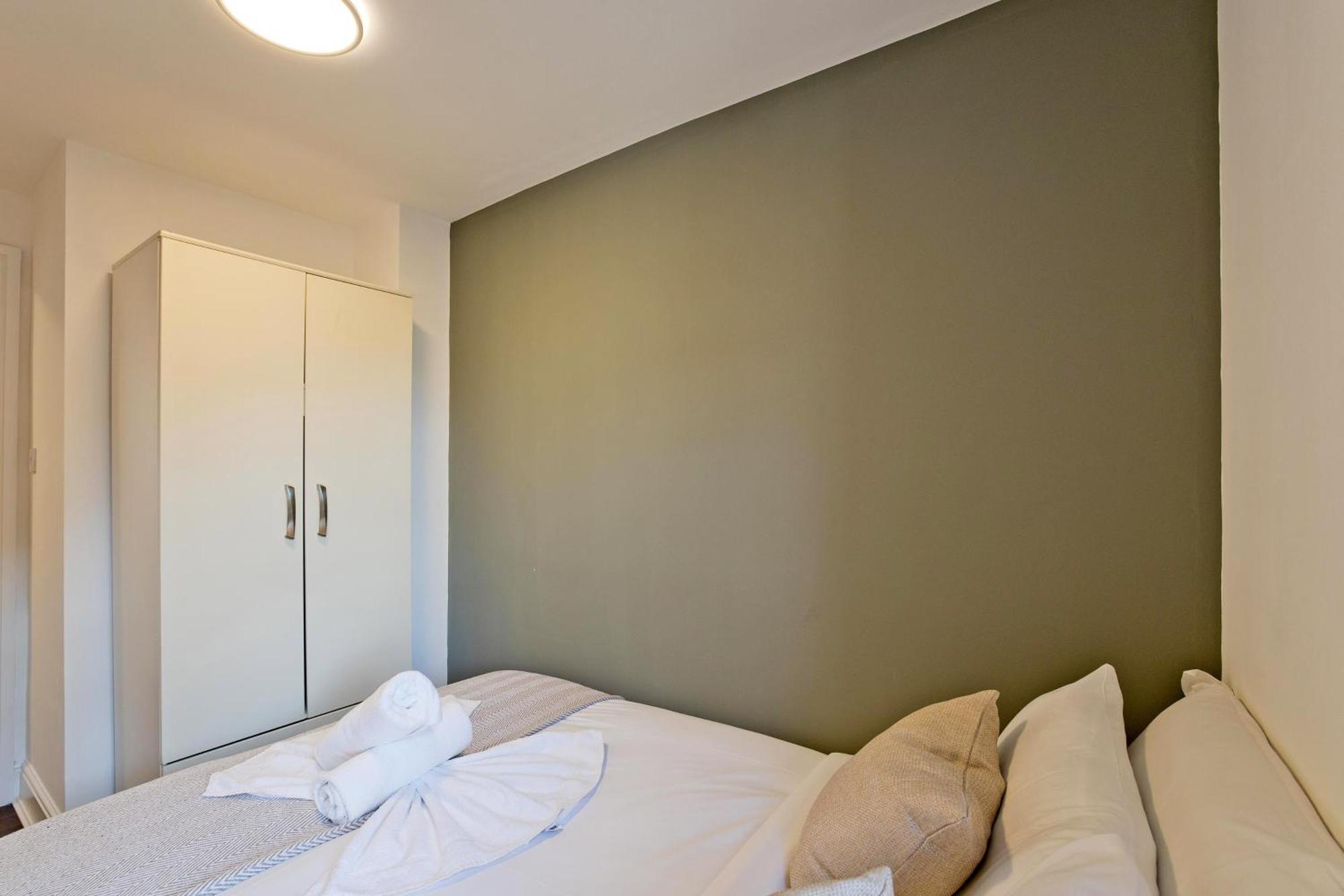 Imperial Corner House-Whitechapel Apartment Londra Esterno foto